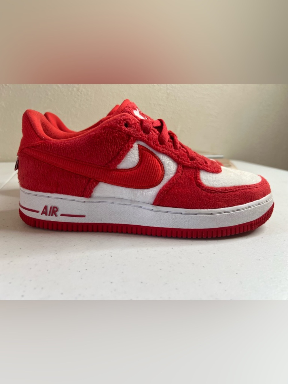 Nike Air Force One Valentine's Day Fleece Teddy Sneakers Fuzzy Size Youth 5 - Picture 3 of 12